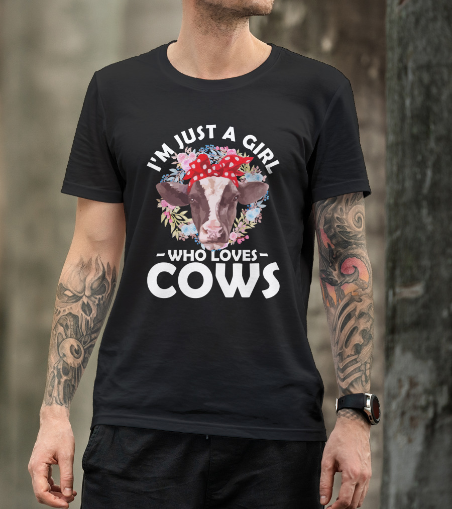 I'm Just A Girl Who Loves Cows Floral Pattern Cow Head With Red Polka Dot Bow T-Shirt
