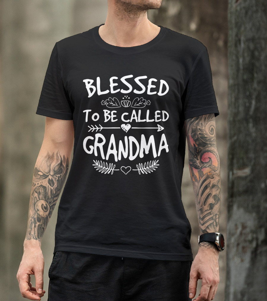 Blessed To Be Called Grandma With Heart And Arrow Motif T-Shirt