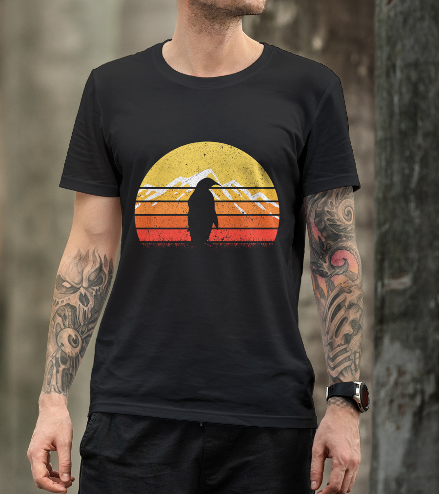 Retro Vintage Penguin Sunset Mountain T-Shirt
