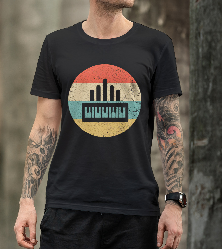 Vintage Retro Organ Keyboard With Striped Circle T-Shirt