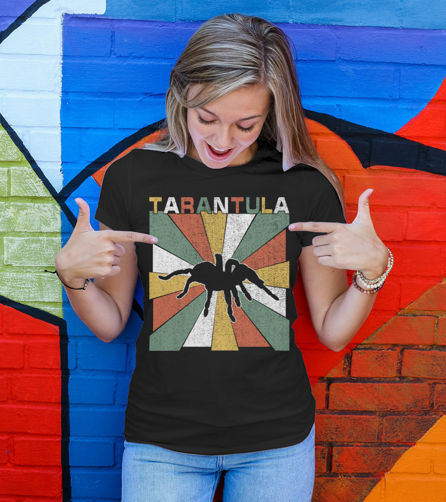 Tarantula Retro 70s Vintage Silhouette With Colorful Geometric Background T-Shirt