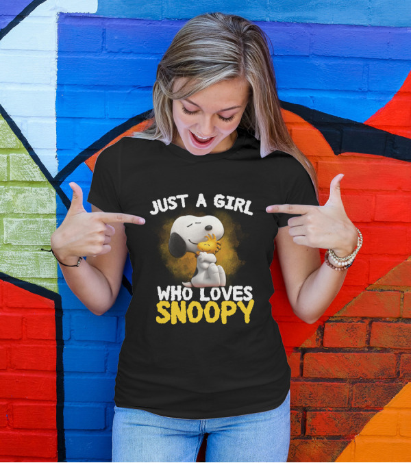 Just A Girl Who Loves Snoopy T-Shirt