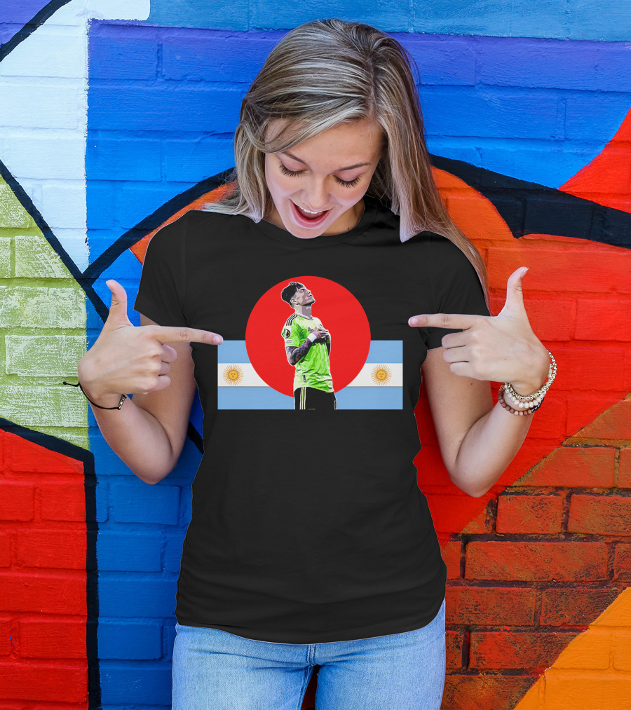 Red Manc Garnacho Argentina Soccer Pose With Flag And Sunburst T-Shirt