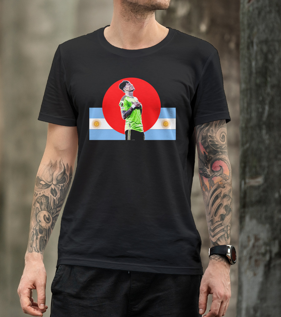 Red Manc Garnacho Argentina Soccer Pose With Flag And Sunburst T-Shirt