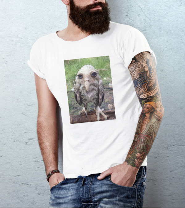 LAMONTS Unique Bird Creature With Big Eyes And Distinct Features T-Shirt