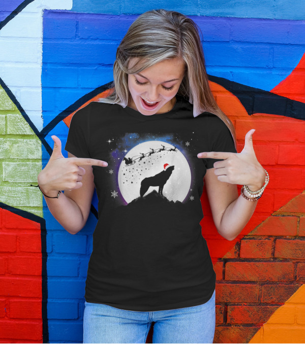 Wolf Santa Hat Full Moon Christmas Night T-Shirt