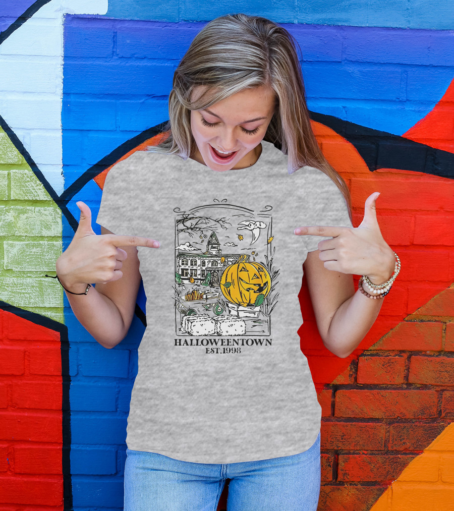 Halloweentown Est 1998 Jack-O'-Lantern And Haunted House Scene T-Shirt