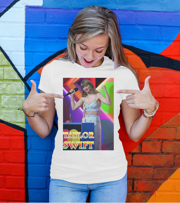 TAYLOR SWIFT Award Celebration Pop T-Shirt