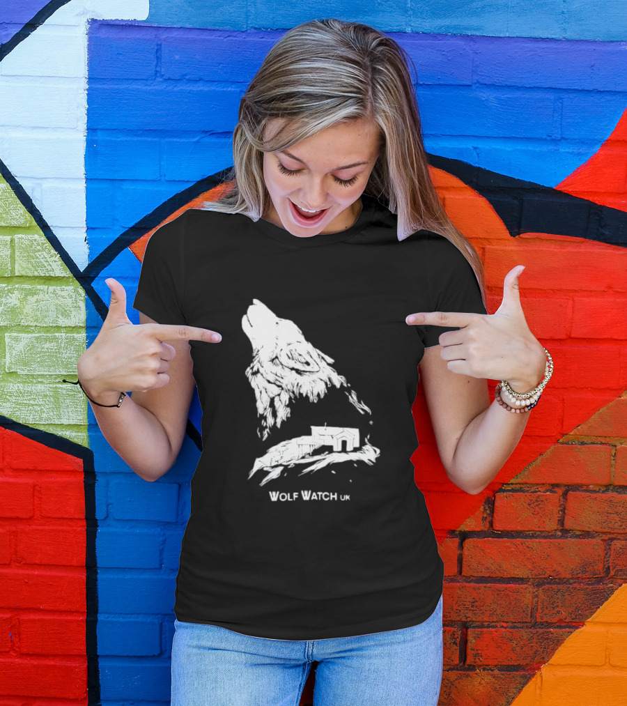 Wolf Watch UK Howling Wolf Nature Scene T-Shirt