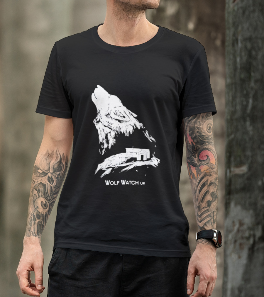 Wolf Watch UK Howling Wolf Nature Scene T-Shirt