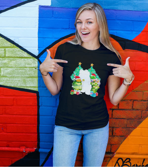 Frog And Toad Christmas Trees Presents Holiday Scene T-Shirt