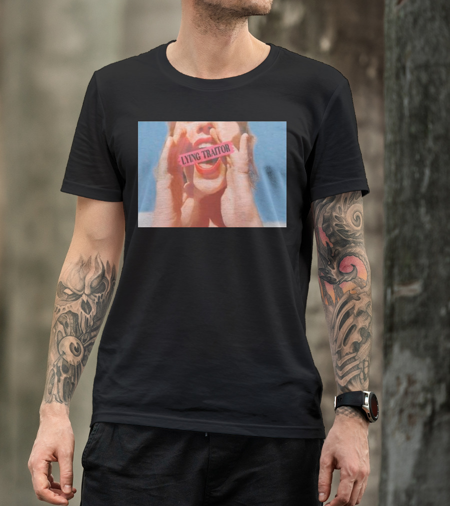Lying Traitor Shouting Red Lips Hand Gestures T-Shirt