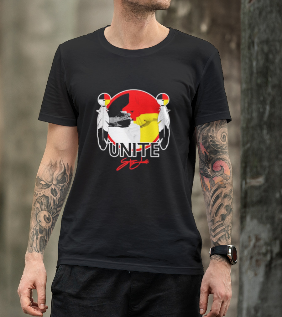 UNITE Style Native American Feathers Colorful Unity T-Shirt