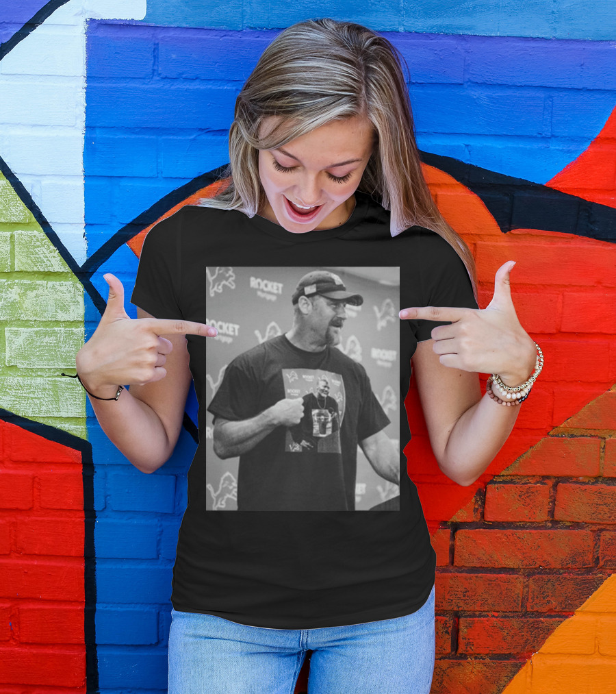 Holmes Pulling Hilarious Rocket Mortgage Lions T-Shirt