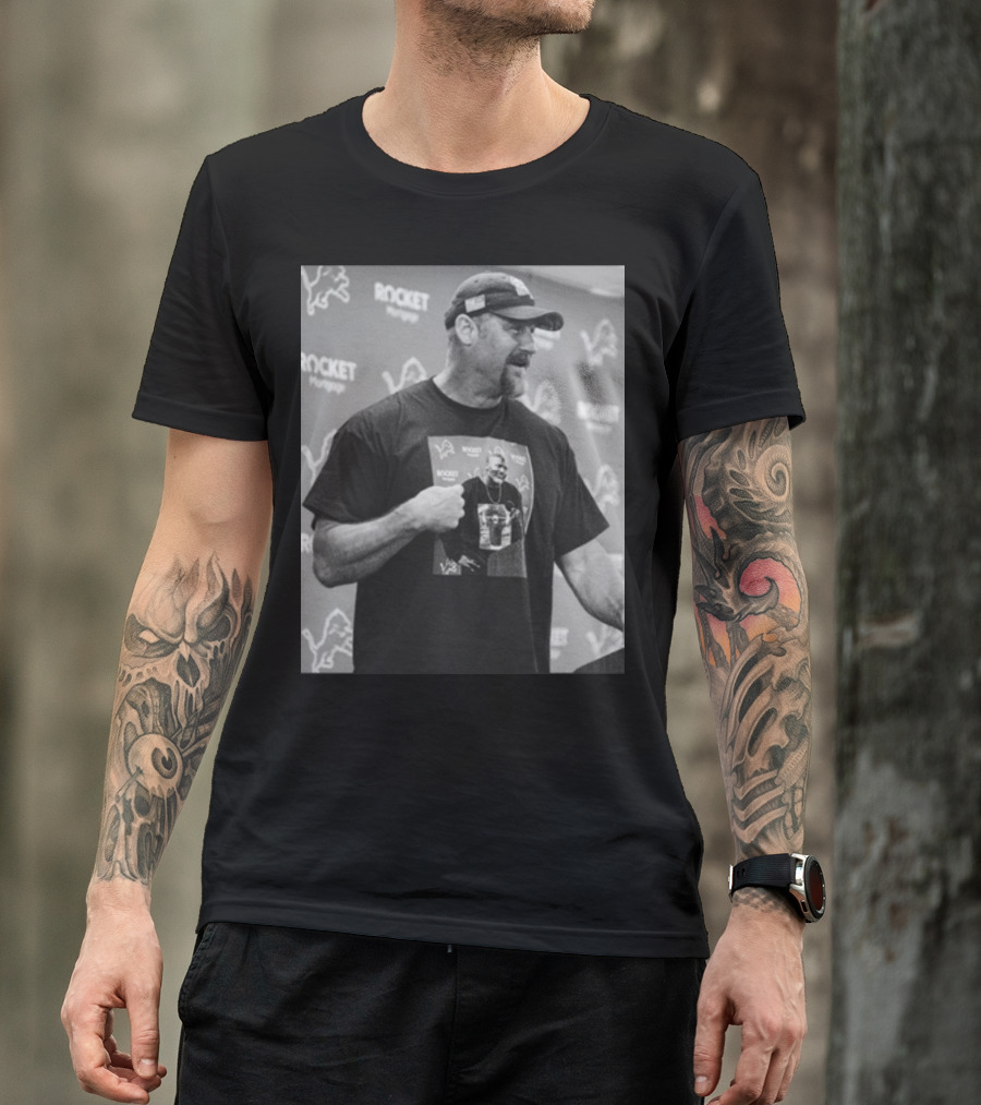 Holmes Pulling Hilarious Rocket Mortgage Lions T-Shirt