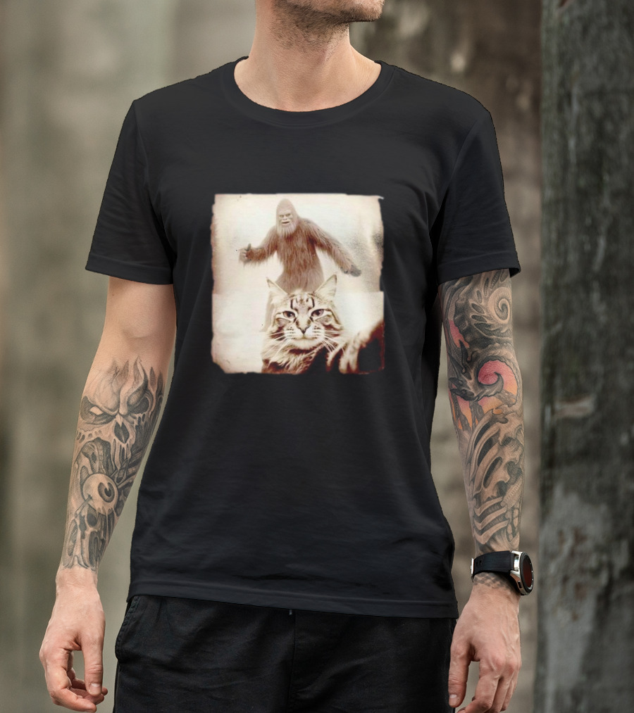 Cat Selfie With Bigfoot In Snowy Wilderness Scene T-Shirt