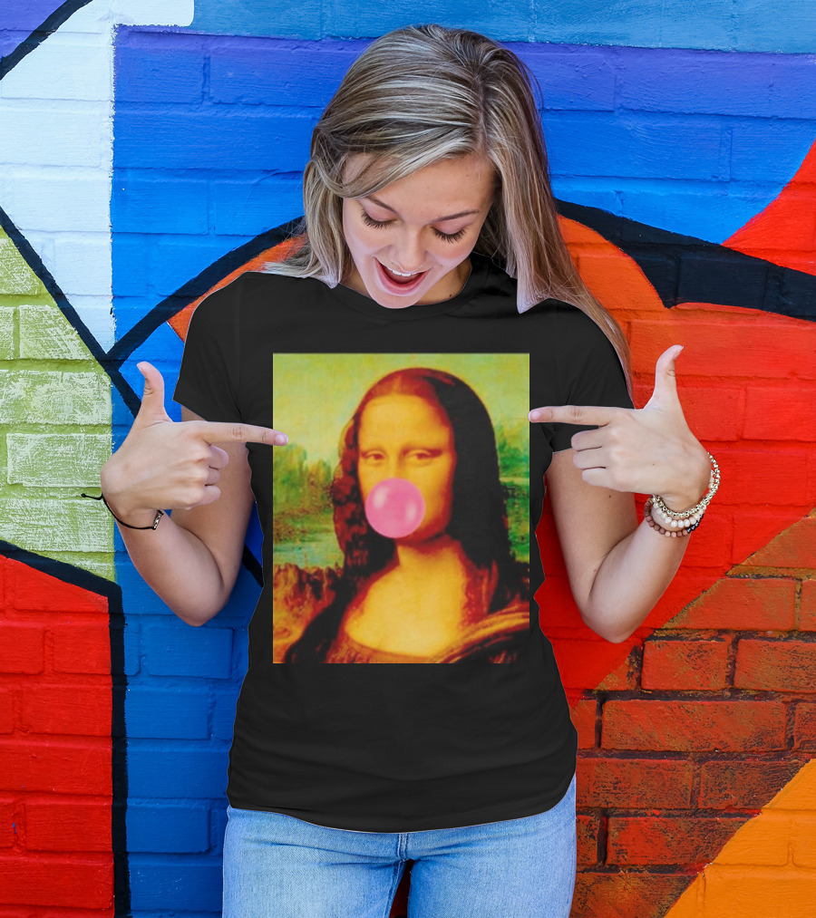 Mona Lisa Blowing Pink Bubble Gum T-Shirt