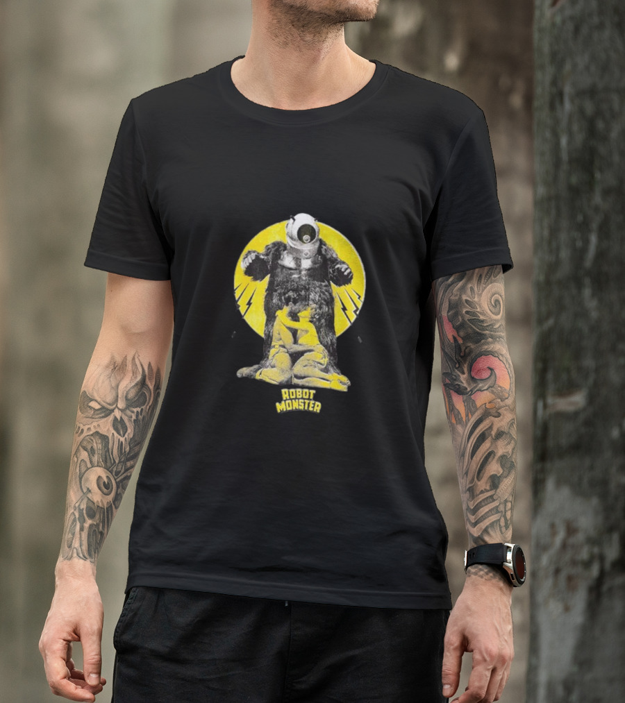 Robot Monster Vintage Retro Sci-Fi Creature Scene T-Shirt