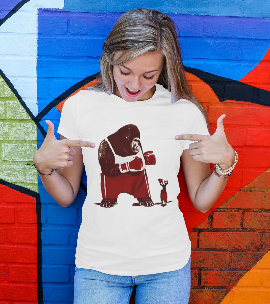 Gorilla Faces Kangaroo Boxing Match T-Shirt