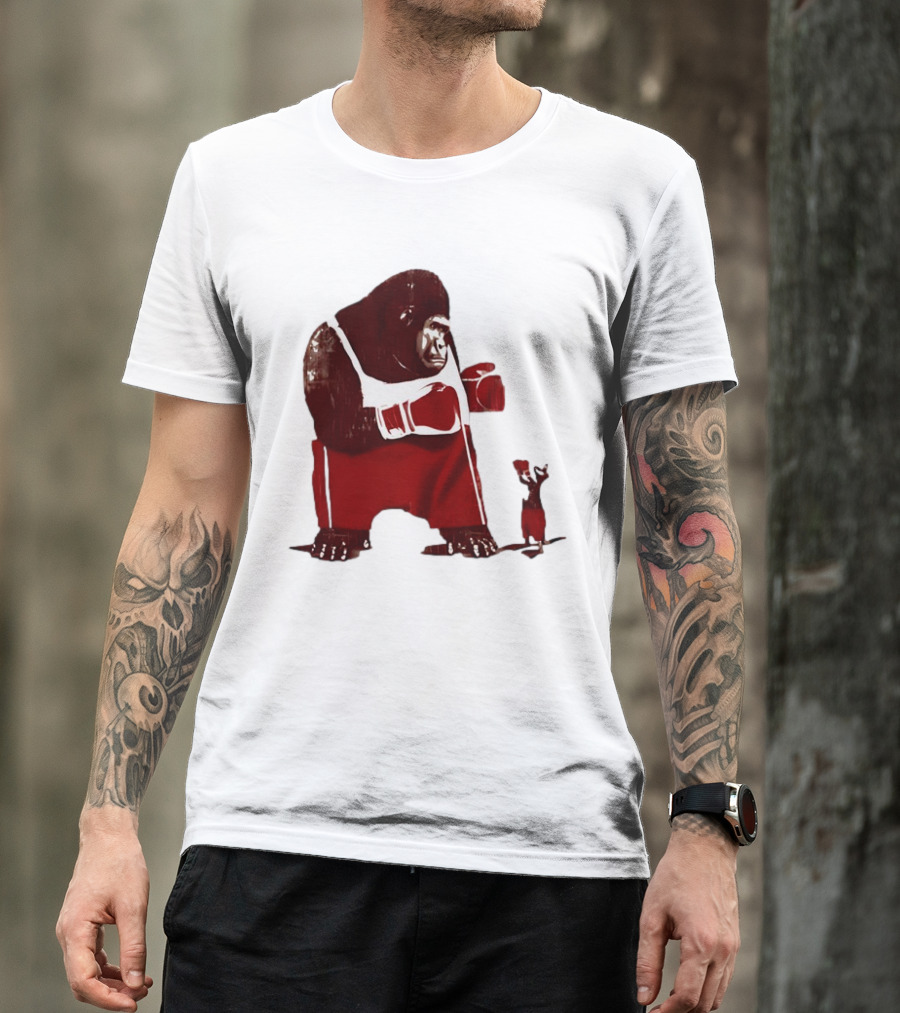 Gorilla Faces Kangaroo Boxing Match T-Shirt