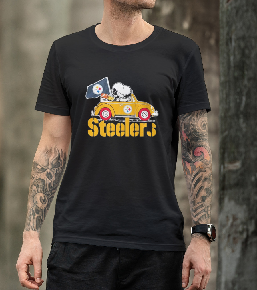 Peanuts Snoopy Woodstock Driving Yellow Car With Steelers Flag T-Shirt