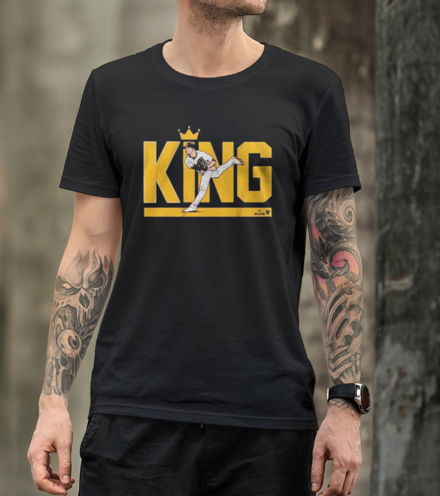 King Pitcher Crown Pose Player T-Shirt