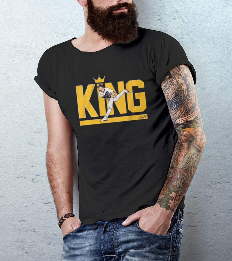 King Pitcher Crown Pose Player T-Shirt