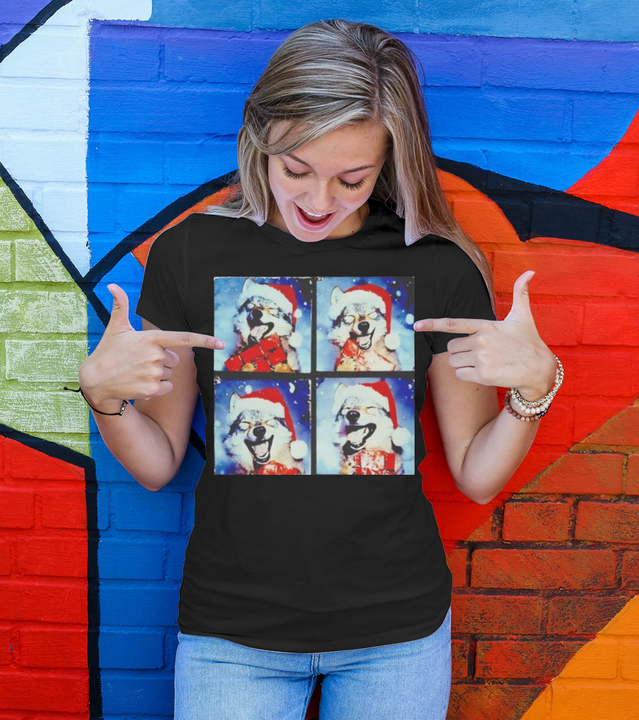 Festive Wolf Santa Hat Selfie Christmas T-Shirt