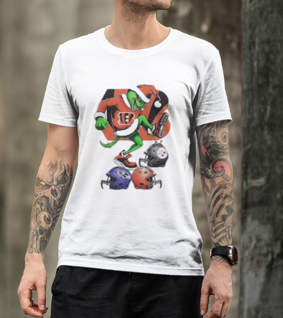 Christmas Grinch Cincinnati Bengals Stomp Ravens Browns Steelers NFL Helmets T-Shirt