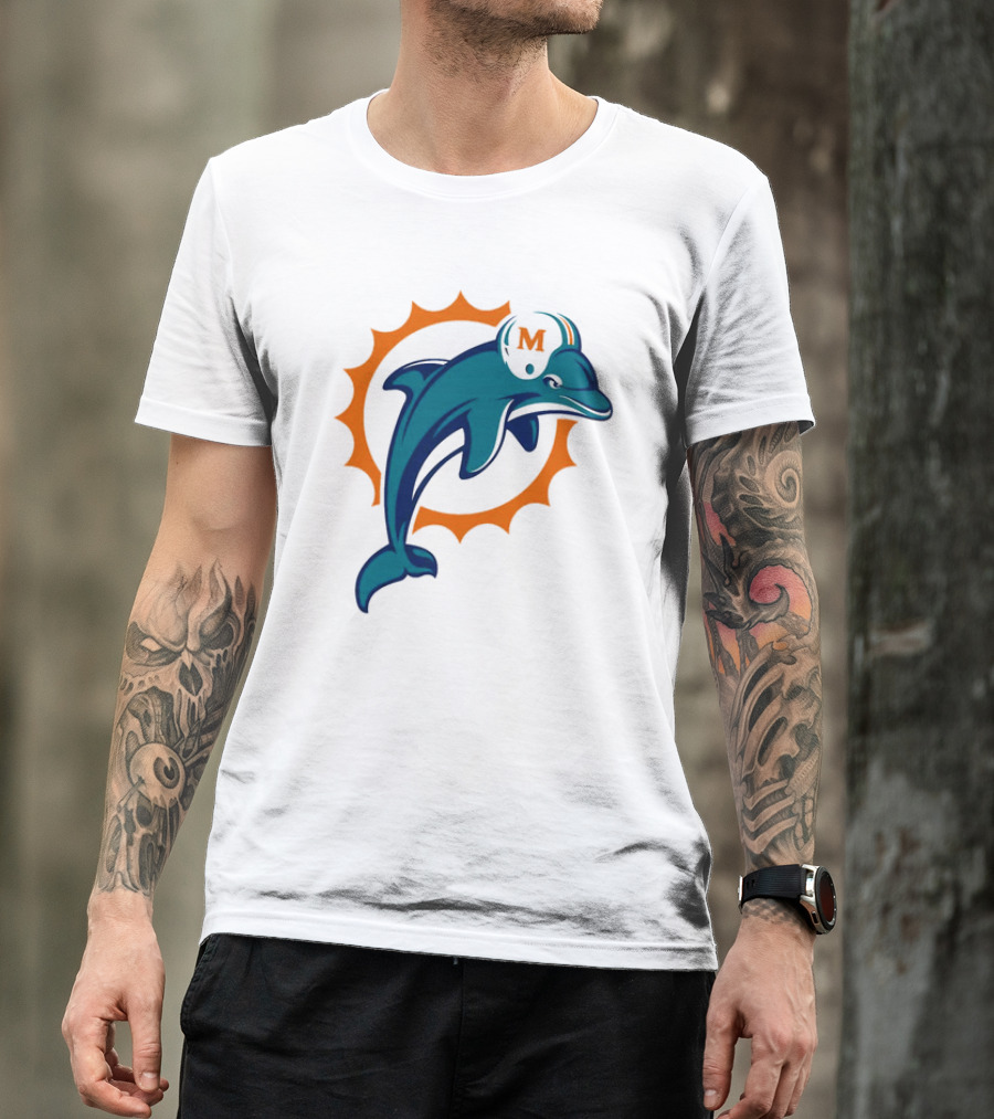 Go Fins Miami Dolphins Football Team Iconic M Helm T-Shirt