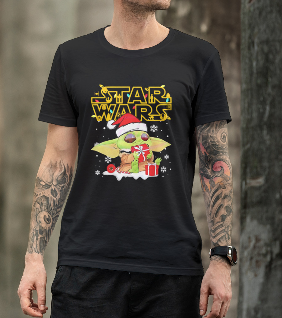 Star Wars Baby Yoda Christmas Santa Hat Snowflakes T-Shirt