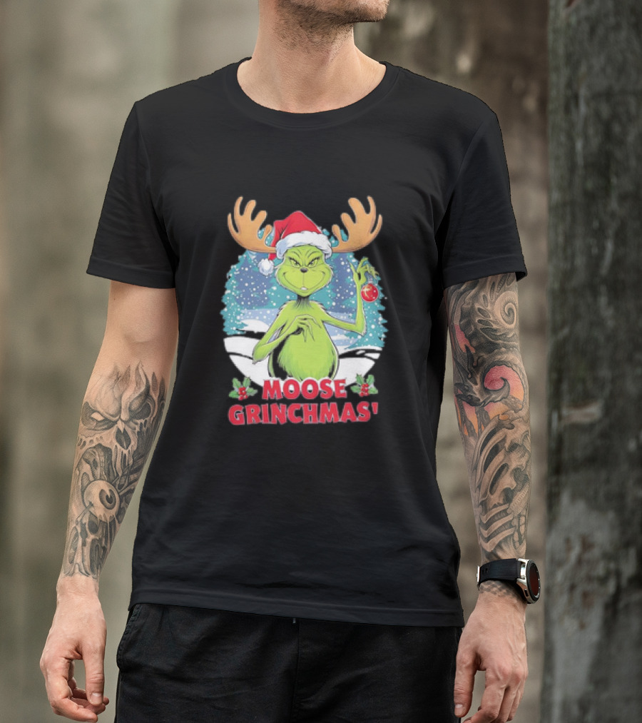 Moose Grinchmas Christmas Grinch Santa Hat Snowflakes T-Shirt