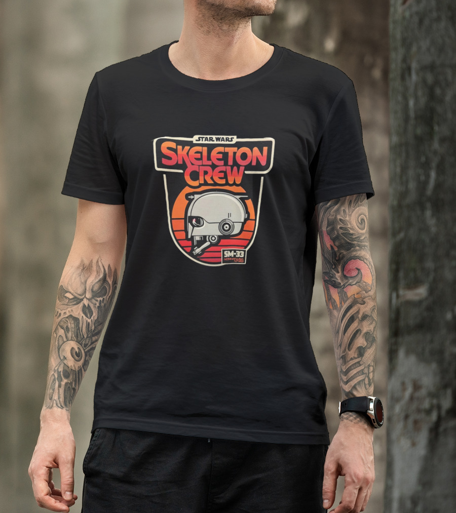 Star Wars Skeleton Crew SM-33 Johnny5g Robot Head Badge T-Shirt