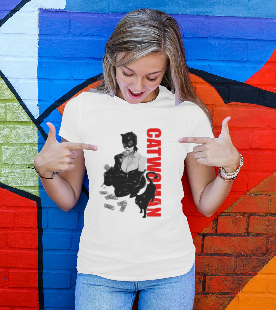 Catwoman Cartoon Noir With Money And Black Cat T-Shirt