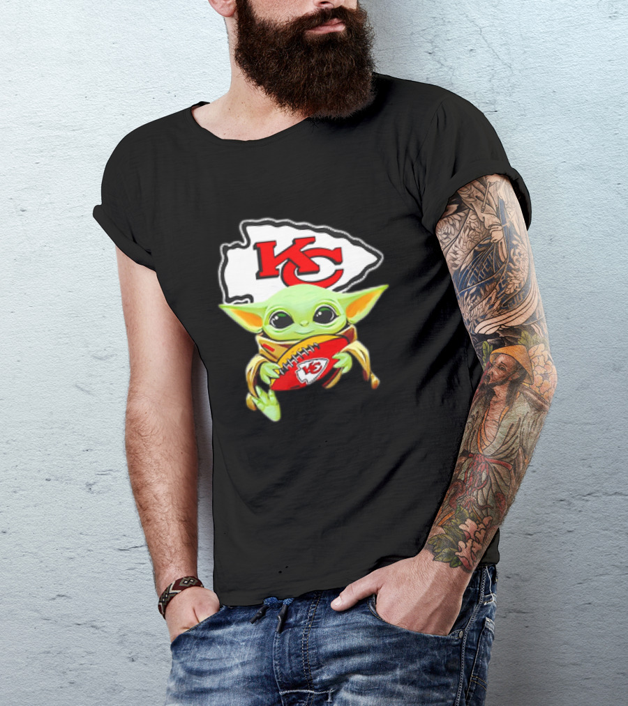 Baby Yoda Star Wars KC Chiefs Hug Football Team T-Shirt