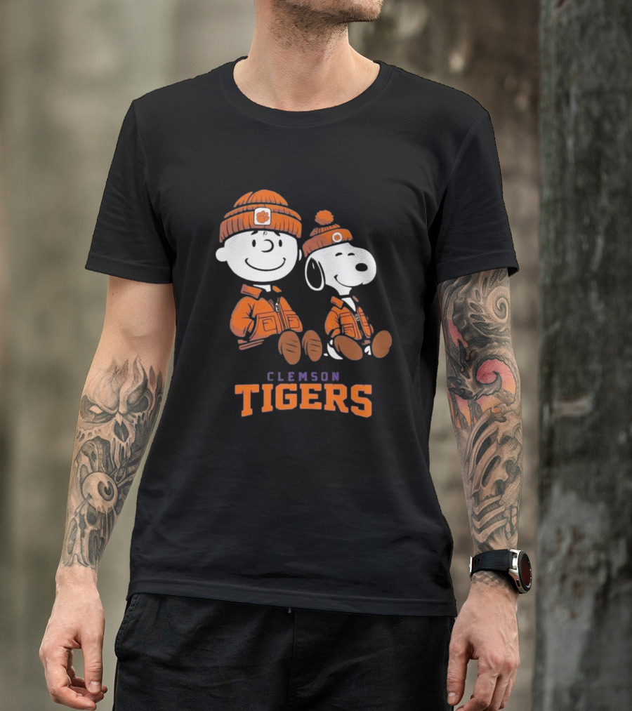 Clemson Tigers X Snoopy And Charlie Brown 2025 T-Shirt