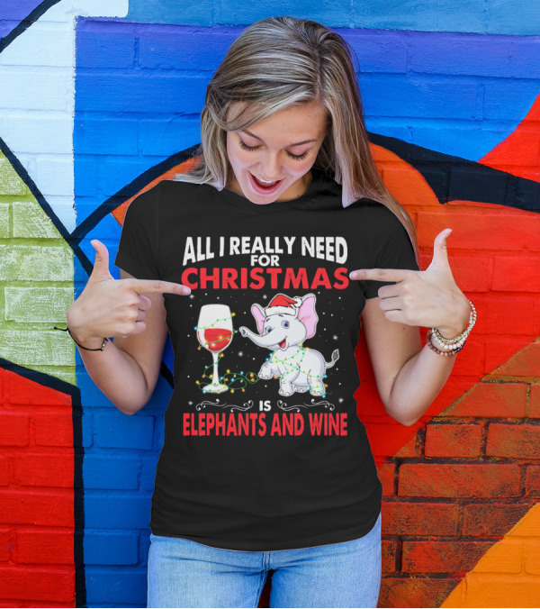 Elephant Lover Christmas Elephants And Wine T-Shirt