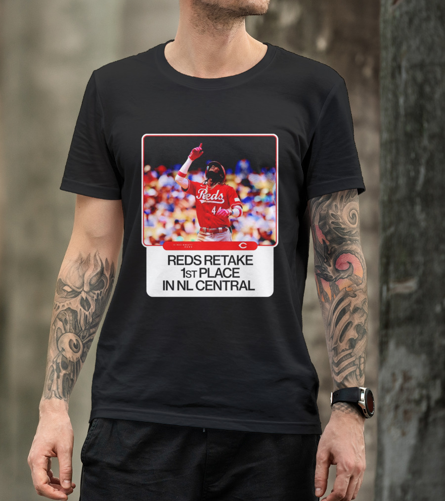 Cincinnati Reds Retake 1st Place In NL Central Elly De La Cruz T-Shirt