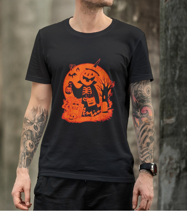 Vintage Spooky Halloween Jack-o'-Lantern Skeleton Moon Graveyard Lantern Bat Scene T-Shirt