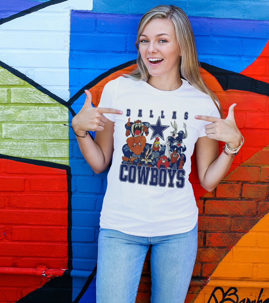 Dallas Cowboys Looney Tunes Characters NFL Football Team Fan T-Shirt