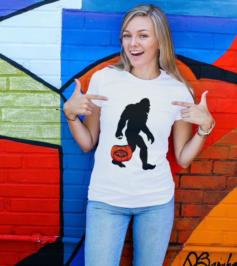 New York Jets Bigfoot Halloween Pumpkin T-Shirt