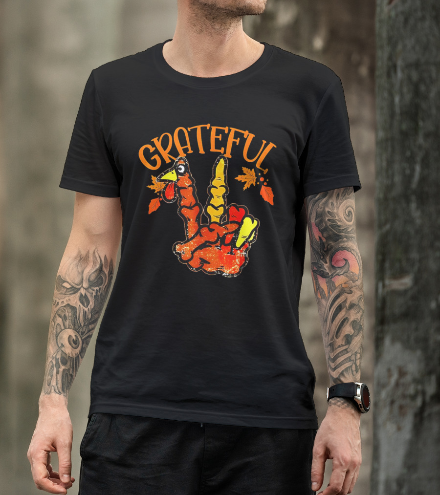 Grateful Thanksgiving Turkey Peace Hand Sign With Autumn Leaves T-Shirt