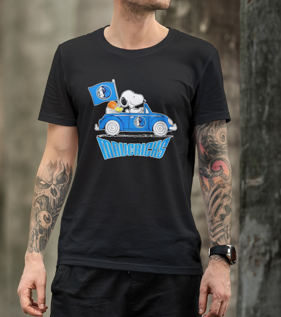 Mavericks Basketball Snoopy Driving Car With Logo Flag T-Shirt