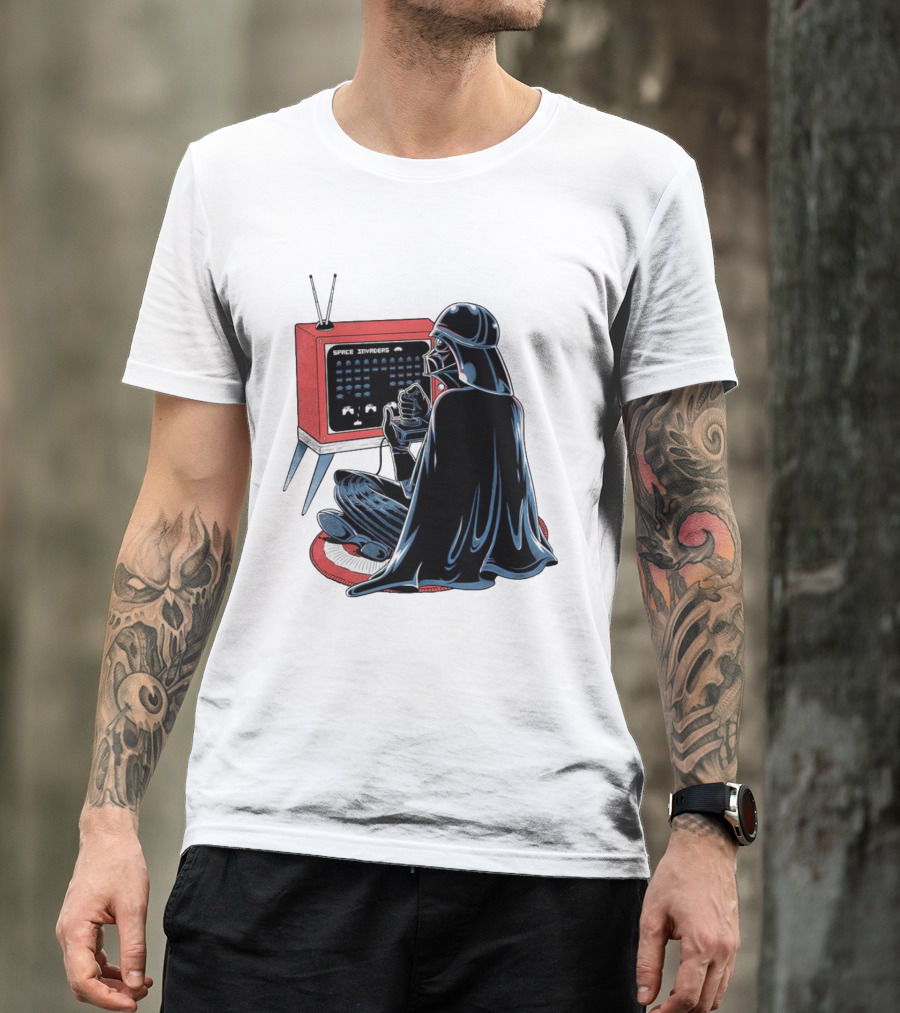 Nostalgic Darth Vader Playing Space Invaders On Retro TV T-Shirt