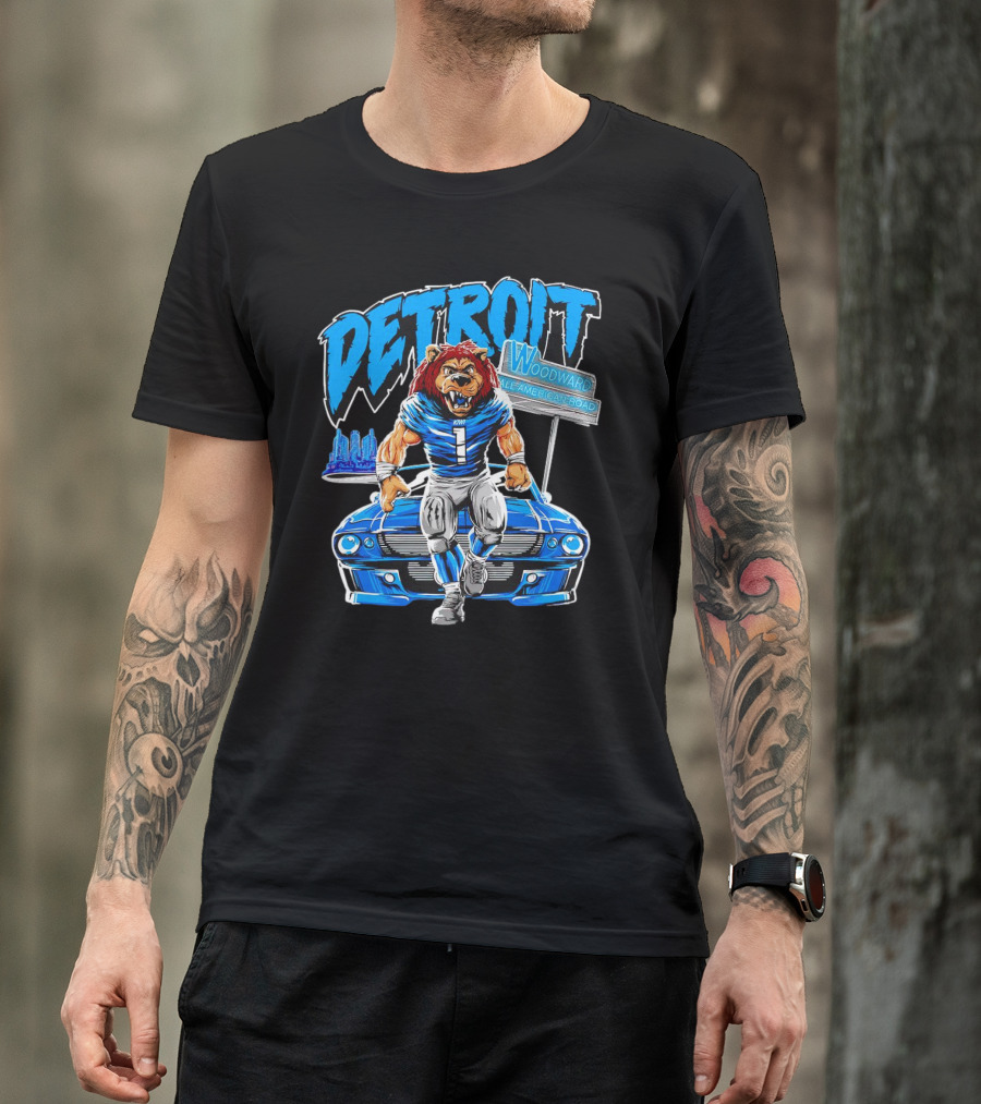 Detroit Lions Woodward All American Road Lion With Car And Cityscape T-Shirt