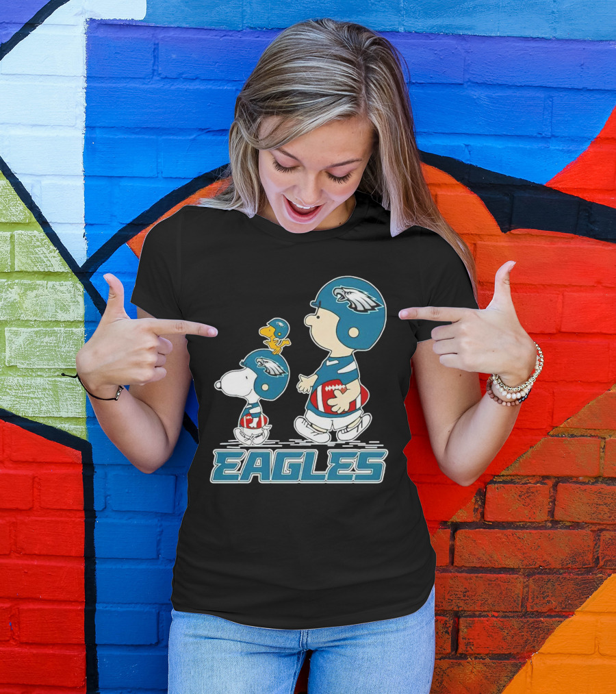 Peanuts Charlie Brown Snoopy Eagles Football Helmet T-Shirt