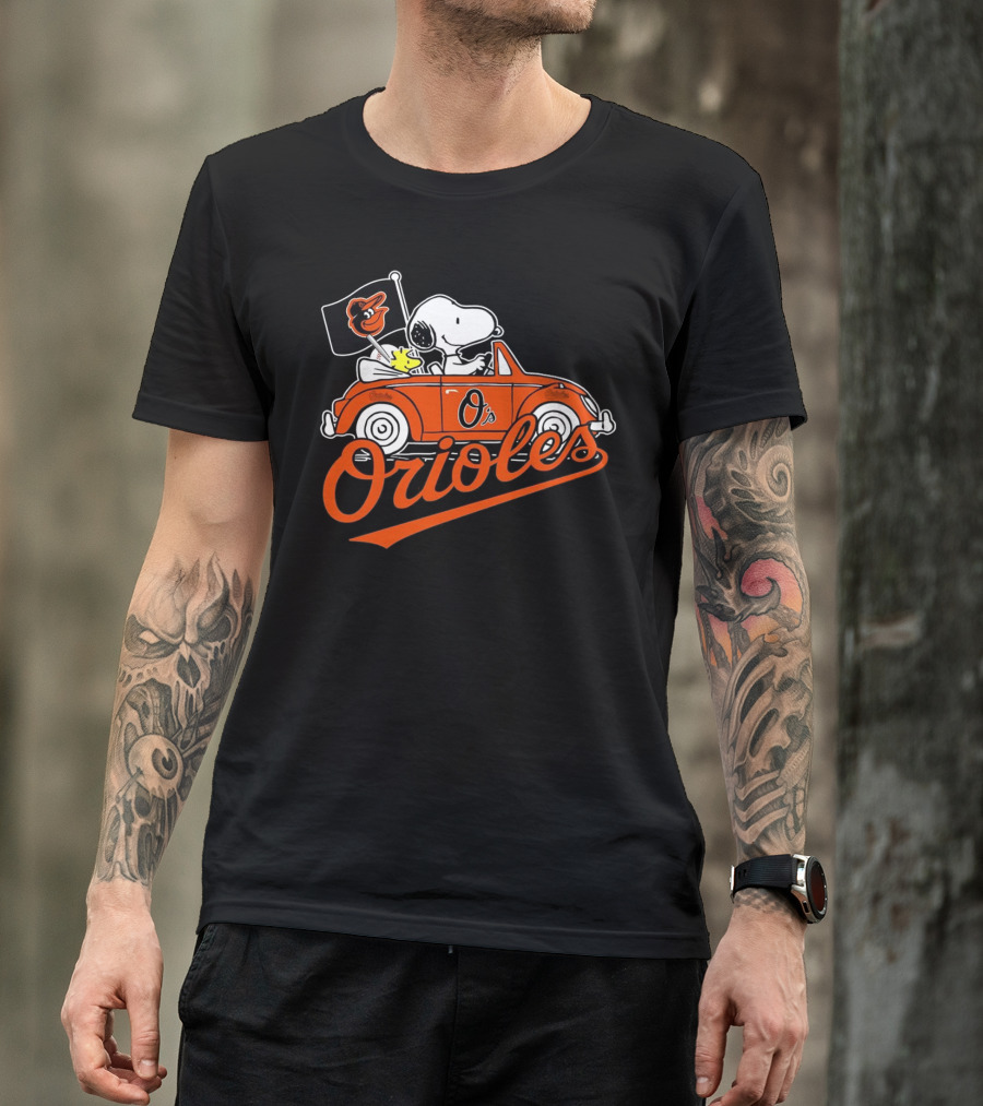 Snoopy And Woodstock Driving Baltimore Orioles Car With Flag T-Shirt