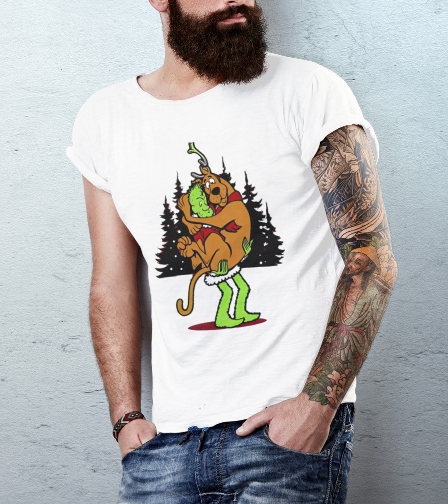 Grinch Scooby-Doo Shaggy Hug Funny Christmas Scene T-Shirt