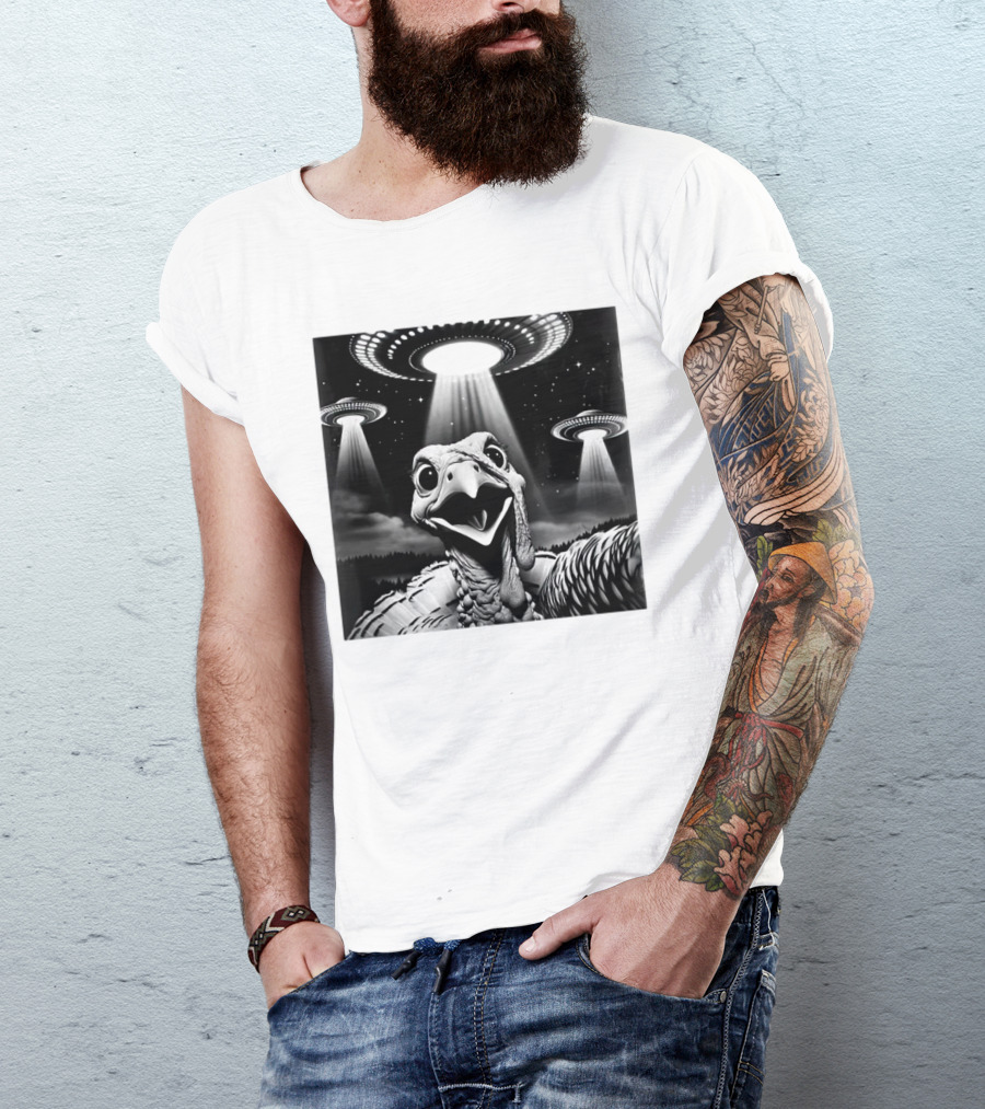 Turkey UFO Selfie Thanksgiving Outer Space Encounter T-Shirt