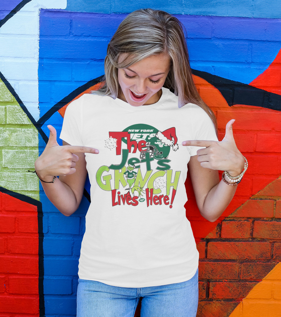 The New York Jets Grinch Lives Here Christmas Festive T-Shirt